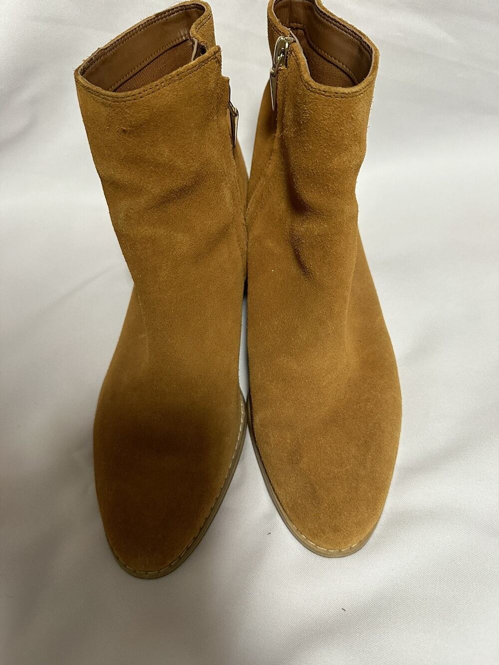 Clarks Womens Ankle Boots (Size 8M) Color Champagne With Zipper